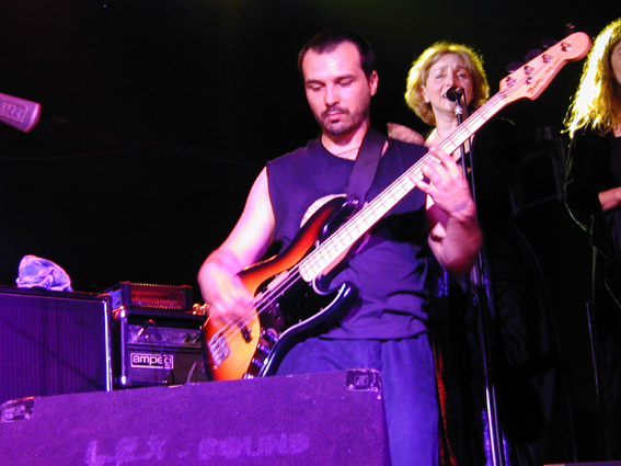 magma3strings.jpg (78627 �o�C�g)